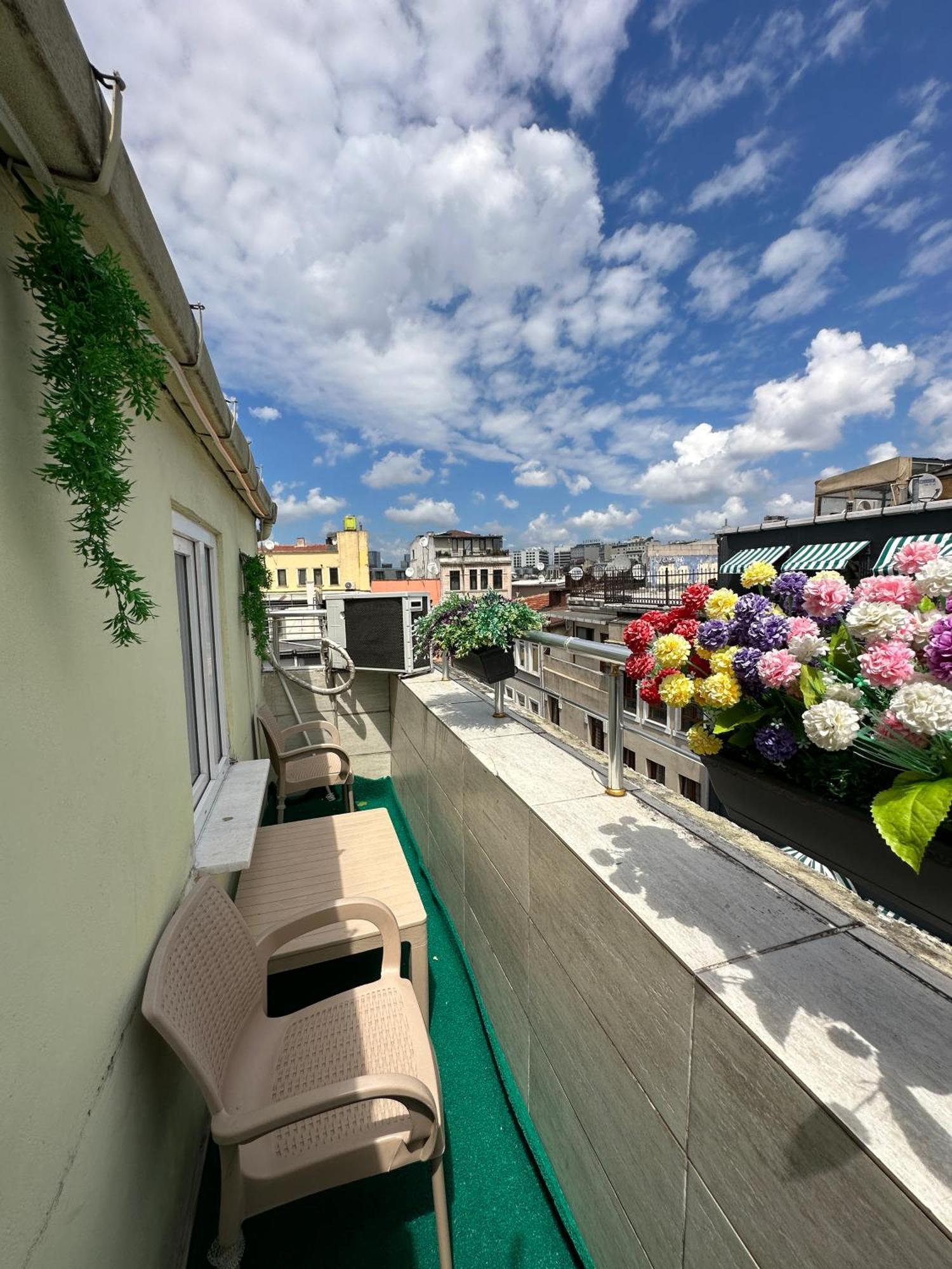 Taksim Istiklal Suites Истанбул Екстериор снимка
