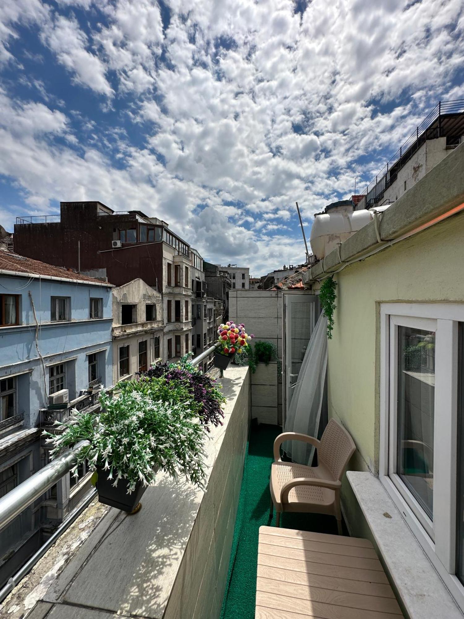 Taksim Istiklal Suites Истанбул Екстериор снимка